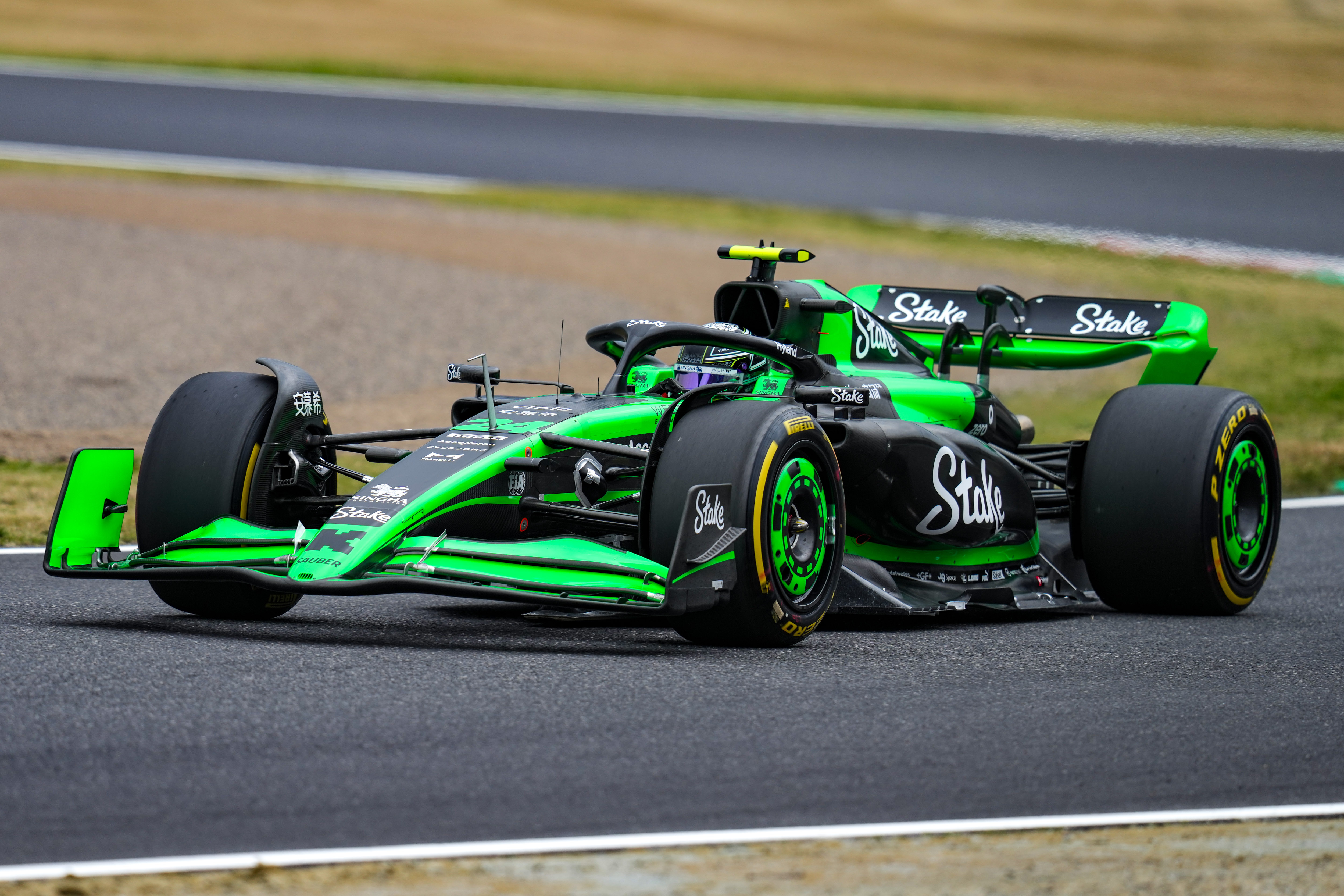 红牛二队险胜梅赛德斯，周冠宇统治全场