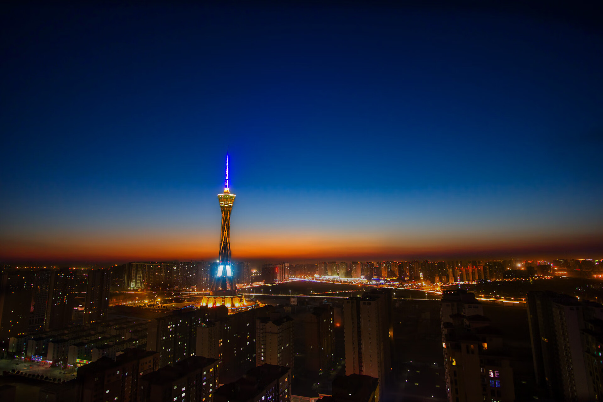 单节风暴与接管时刻，快船与克莱的跨越赛场启示