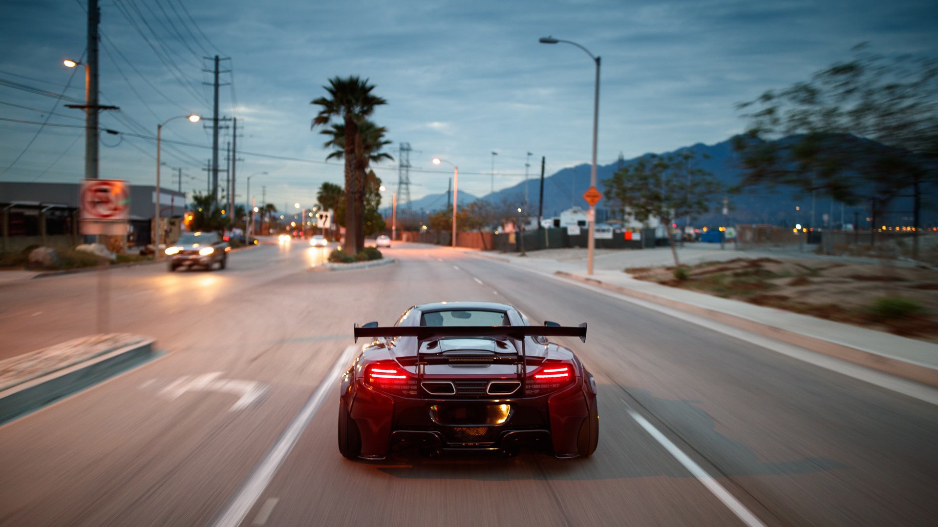 开云体育下载-生死战中的闪耀之星，布克助奇才击败灰熊