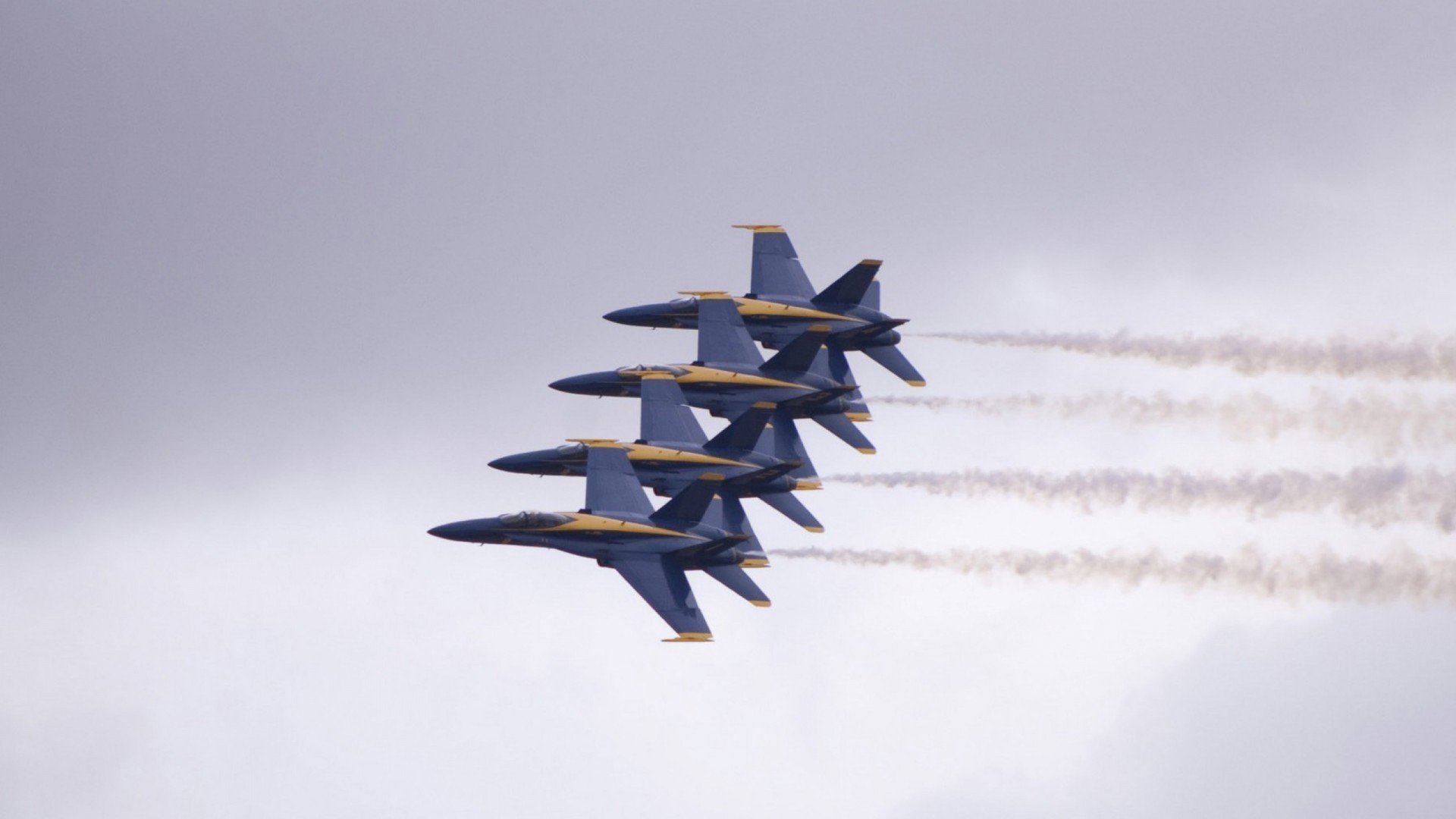 开云下载-德甲争冠夜！莱万封神一役，高能输出终结悬念