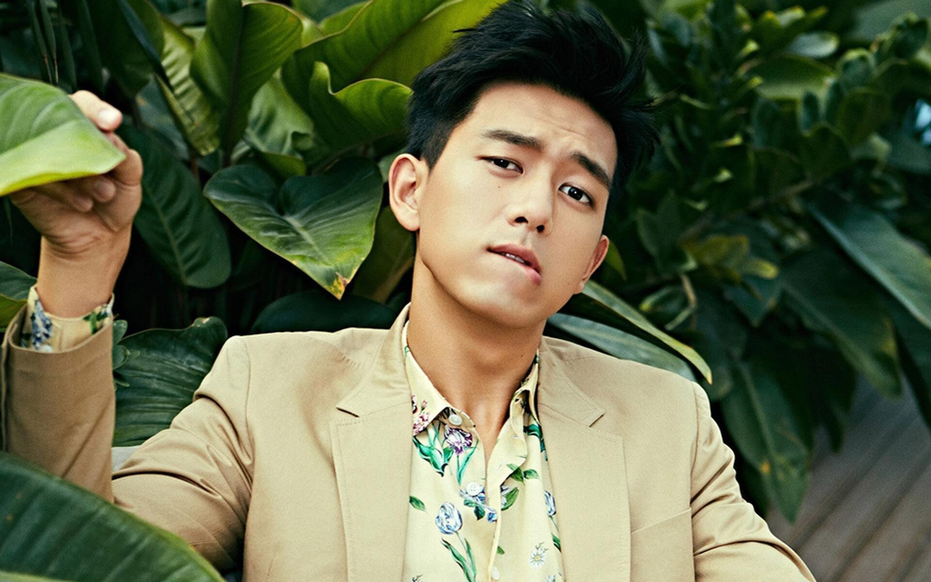 体育双雄会，英超争冠焦点战与开拓者连续得分压制森林狼的竞技风暴